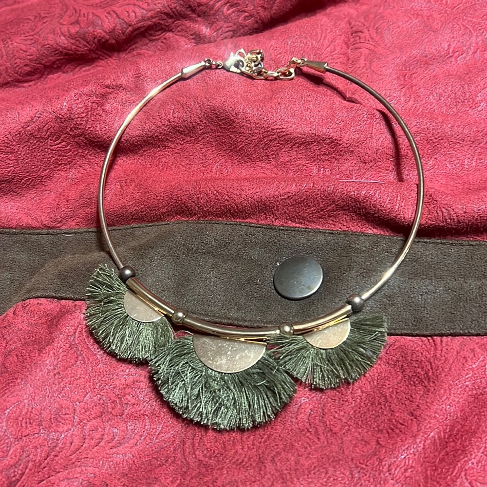Beautiful necklace!
